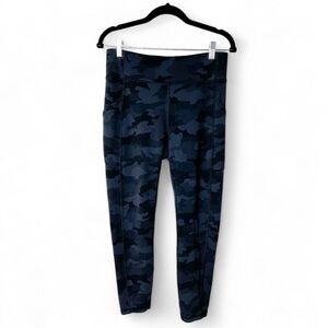 Lululemon Women’s Invigorate High-Rise Tight 25"
Incognito Camo Multi‎ Grey - 10